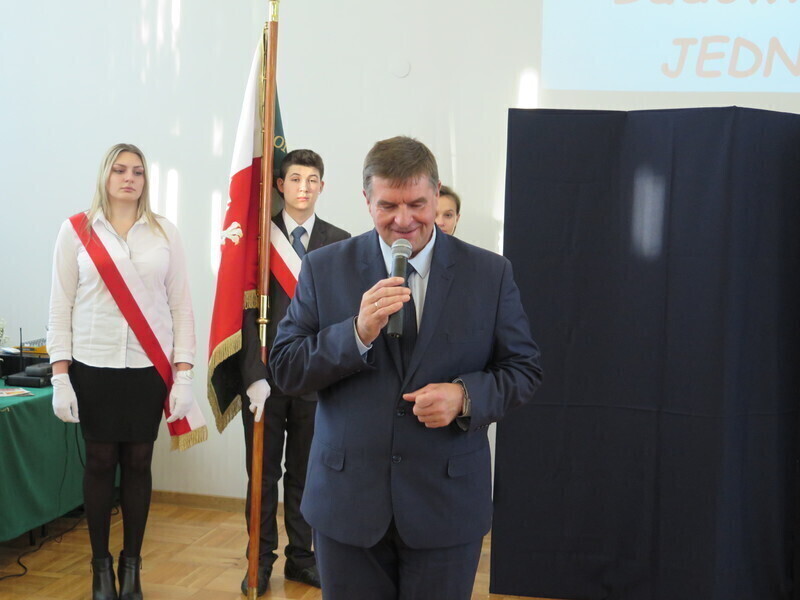 Zdjęcie 10: Ojciec Ambroży odebrał tytuł Honorowego Obywatela Piotrkowa