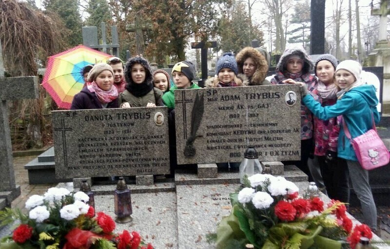 Zdjęcie 2: Ruszyli śladami cichociemnych 