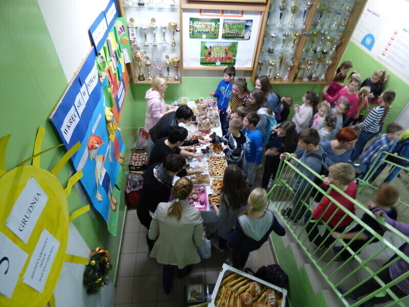 Zdjęcie 2: Akcja charytatywna dla dzieci z Domów Dziecka