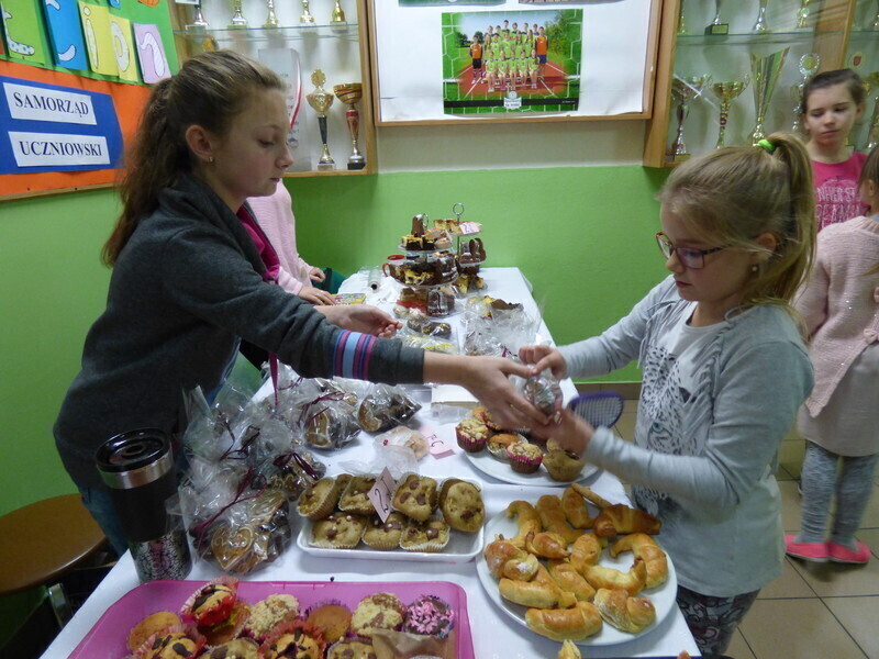 Zdjęcie 5: Akcja charytatywna dla dzieci z Domów Dziecka