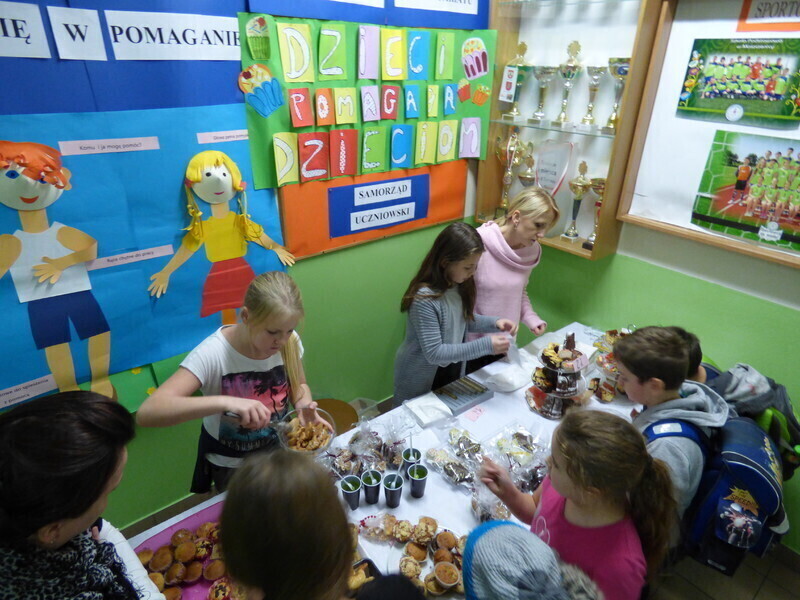 Zdjęcie 6: Akcja charytatywna dla dzieci z Domów Dziecka