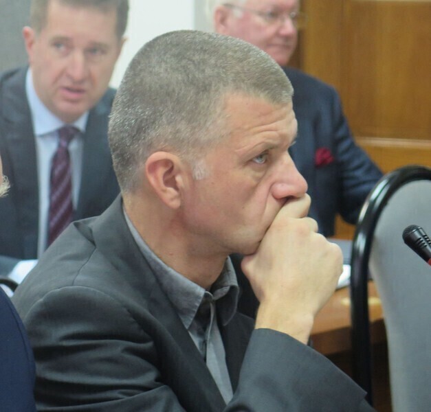 Przemysław Winiarski Z moimi kolegami ostatnio dużo mnie dzieli