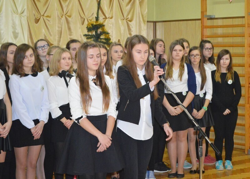 Zdjęcie 3: XVI Przegląd Kolęd i Pastorałek w Szydłowie