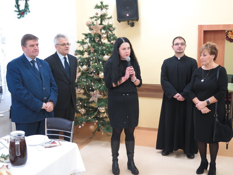 Zdjęcie 2: Wigilijna wieczerza w Dziennym Domu Pomocy Społecznej
