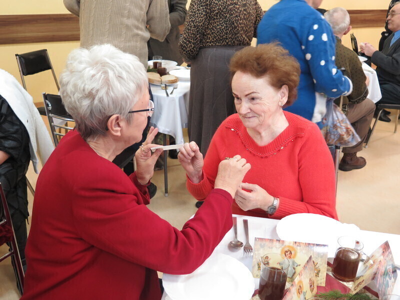 Zdjęcie 8: Wigilijna wieczerza w Dziennym Domu Pomocy Społecznej