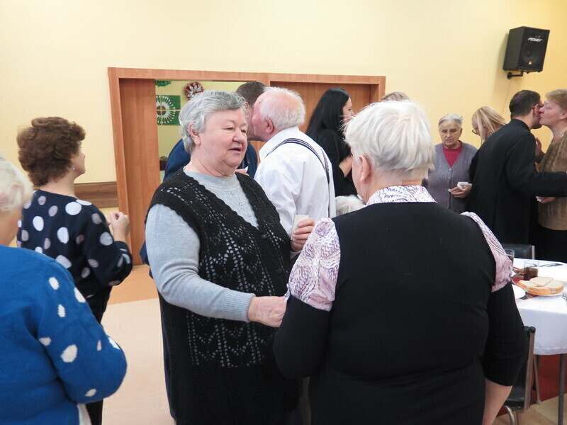 Zdjęcie 13: Wigilijna wieczerza w Dziennym Domu Pomocy Społecznej