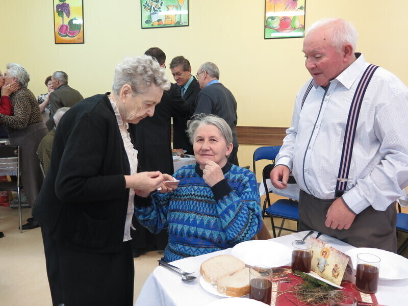 Zdjęcie 21: Wigilijna wieczerza w Dziennym Domu Pomocy Społecznej