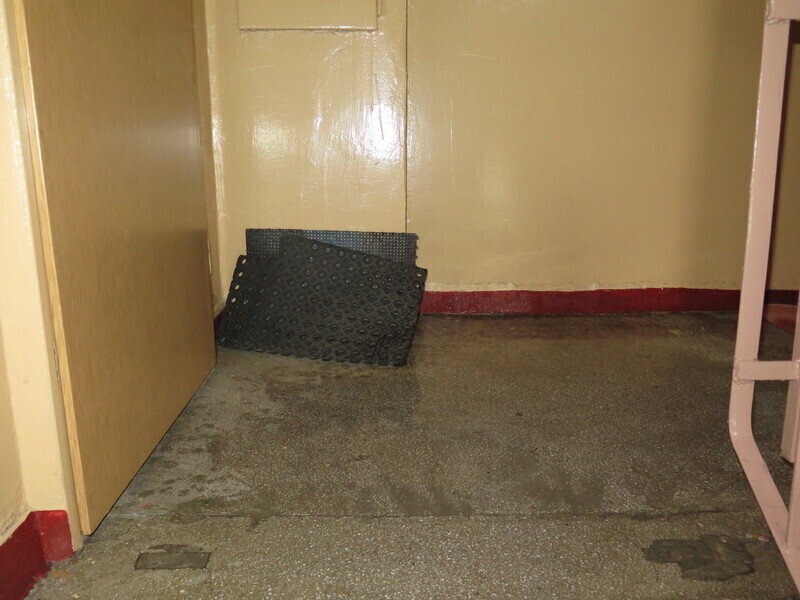 Zdjęcie 18: Zalane mieszkania na Wyzwolenia