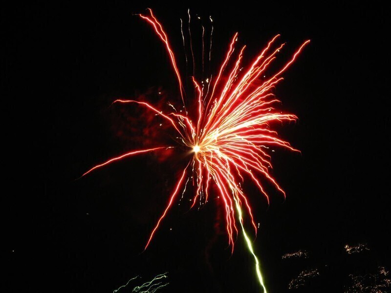 O północy fajerwerki z wieży ciśnień