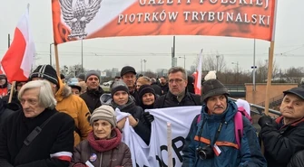 „To jest wsparcie dla PiS, Beaty Szydło i dla naszego prezydenta Andrzeja Dudy” - piotrkowianie w Strasburgu 