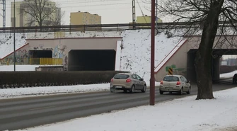 Trzeba uszczelnić wiadukt w al. Piłsudskiego 