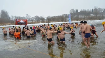 Najpierw bieg, potem kąpiel w lodowatej Pilicy 