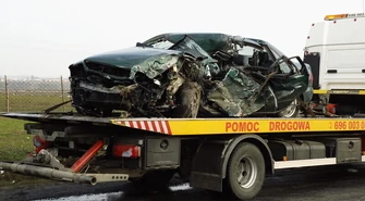 Wypadek w Srocku - kierowca walczy o życie [ZDJĘCIA]
