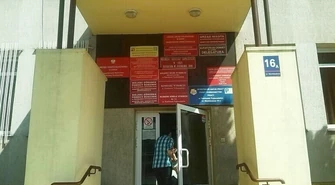 Namawiają do podpisywania umów. Rzecznik konsumentów ostrzega! 