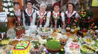 Stoły uginały się od jadła 