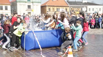 Tomaszów. Bitwa na gąbki