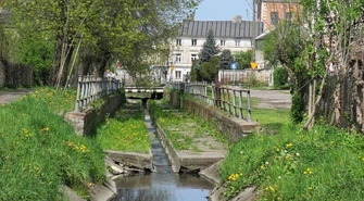 Dlaczego Strawa śmierdzi? [GALERIA]