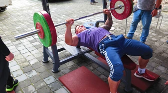 Artur Cichecki najsilniejszym piotrkowianinem