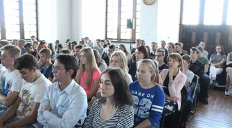 Młodzież i kombatanci wysłuchali wykładu 