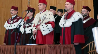 " Vivat academia,  vivant professores..."