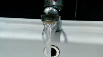 Woda skażona bakteriami grupy coli 