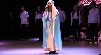 Młodzież z Gomulina uczciła Dzień Papieski