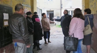 Mieszkańcy kamienicy przy ul. Szewskiej błagają o pomoc