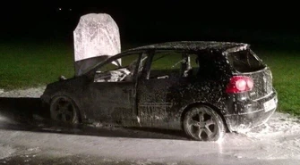 W gm. Czarnocin spłonął samochód 