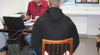 Zabrał z półki butelkę wódki. Kradzież rozbójnicza w supermarkecie w Piotrkowie 