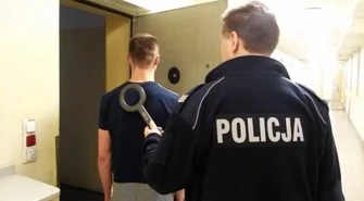 Rozbój na Wierzejach. Sprawca zaatakował ofiarę butelką 