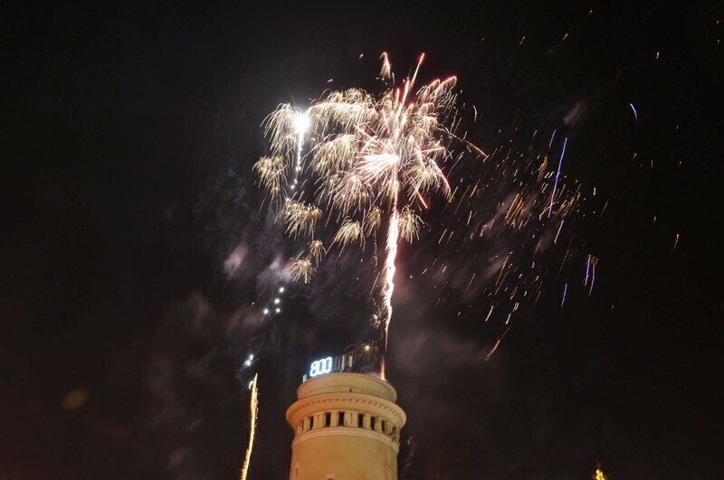 Zdjęcie 6: Pokaz fajerwerków w Piotrkowie 