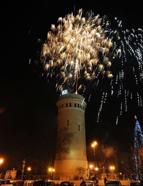 Zdjęcie 9: Pokaz fajerwerków w Piotrkowie 