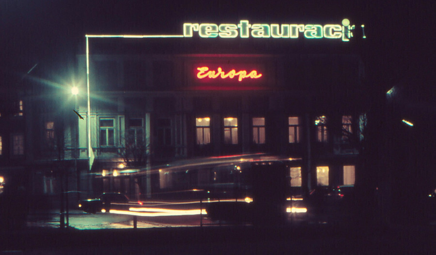 Niezapomniany urok piotrkowskich neonów