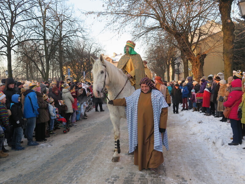 Zdjęcie 3: Orszak Trzech Króli w Piotrkowie [GALERIA]