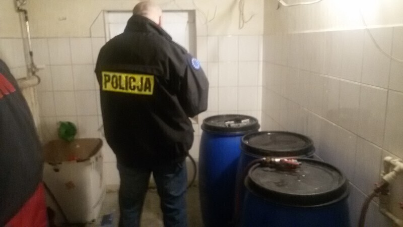 Zdjęcie 2: Zlikwidowano bimbrownię na terenie gminy Rozprza