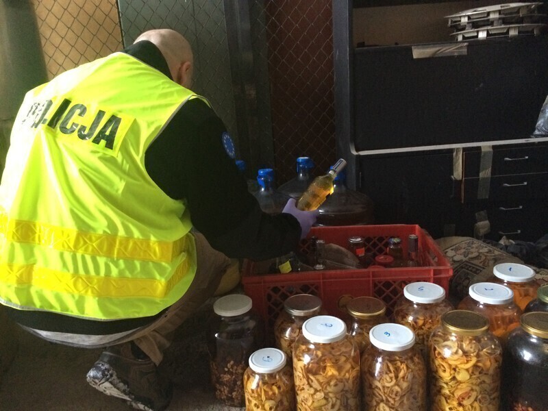 Zdjęcie 5: Zlikwidowano bimbrownię na terenie gminy Rozprza