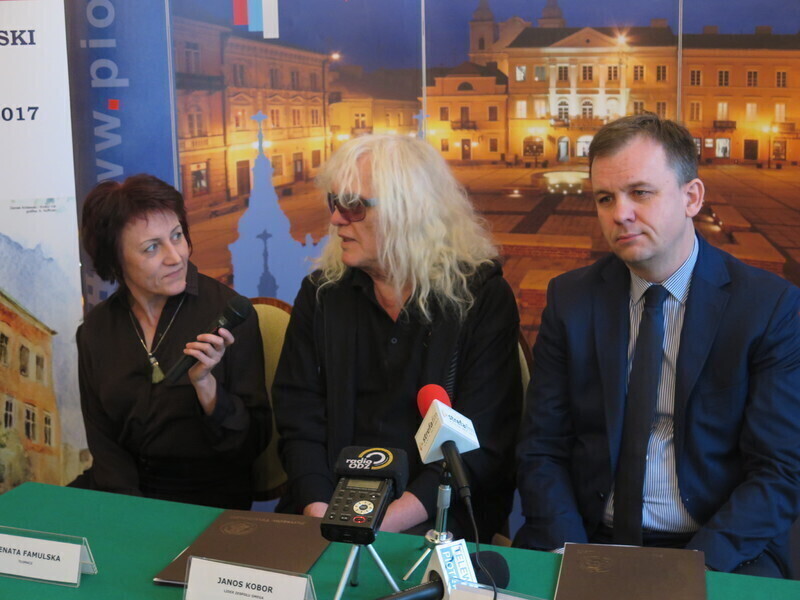 Zdjęcie 3: Umowa podpisana. Omega zagra w Piotrkowie