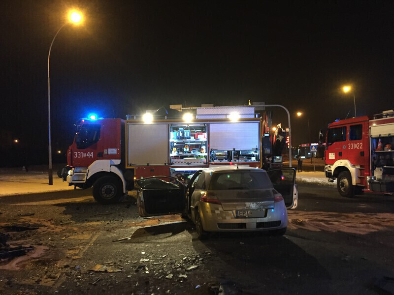 Zdjęcie 3: Zderzenie autobusu z osobówkami w centrum Piotrkowa 