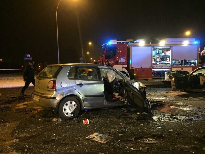 Zdjęcie 10: Zderzenie autobusu z osobówkami w centrum Piotrkowa 