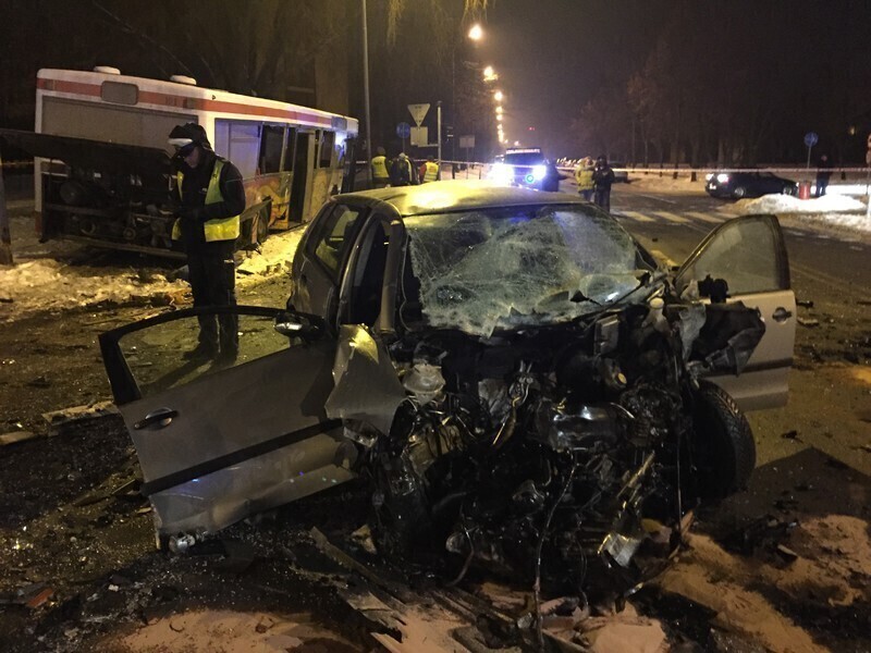 Zdjęcie 24: Zderzenie autobusu z osobówkami w centrum Piotrkowa 