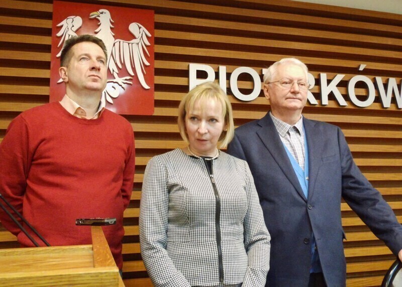 Zdjęcie 5: Opozycja się wypisuje 