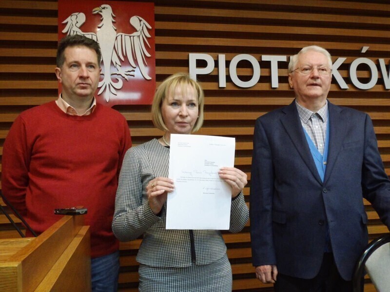 Zdjęcie 7: Opozycja się wypisuje 