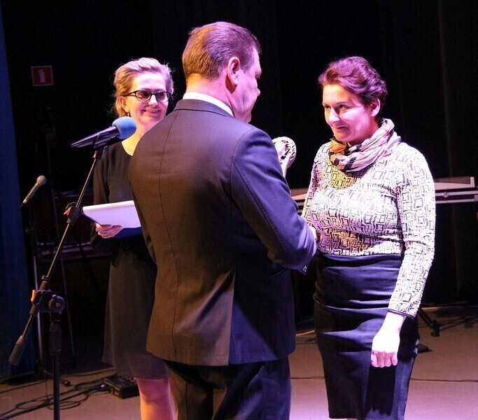 Zdjęcie 7: Zasłużeni dla gminy wyróżnieni podczas koncertu noworocznego