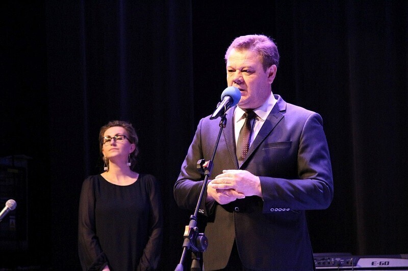 Zdjęcie 14: Zasłużeni dla gminy wyróżnieni podczas koncertu noworocznego