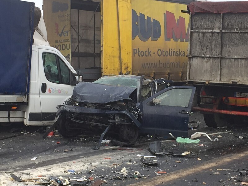 Zdjęcie 10: Dwa karambole na A1! Ponad 70 aut rozbitych