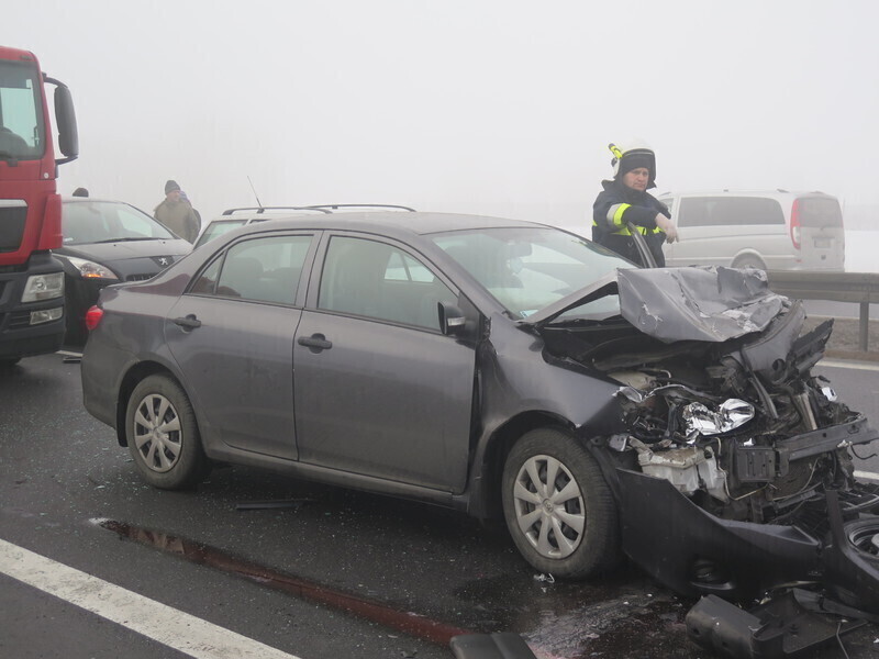 Zdjęcie 21: Dwa karambole na A1! Ponad 70 aut rozbitych