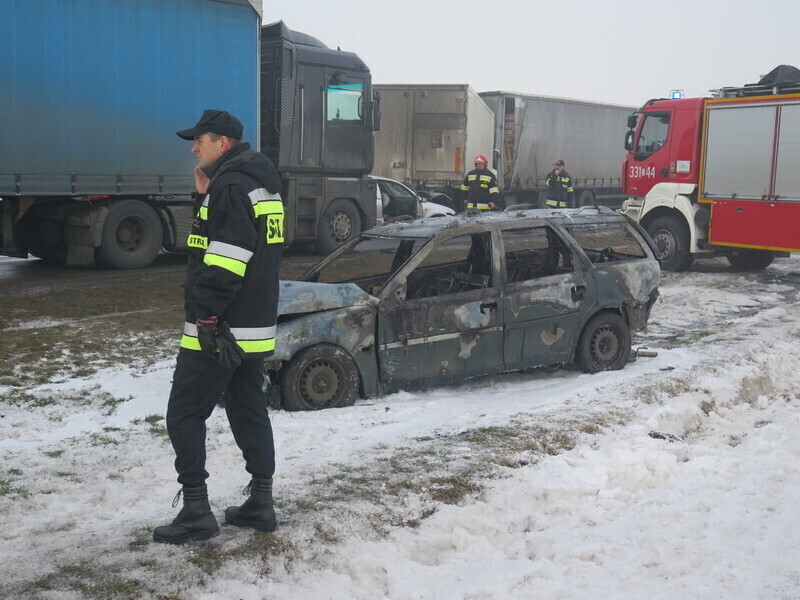 Zdjęcie 23: Dwa karambole na A1! Ponad 70 aut rozbitych