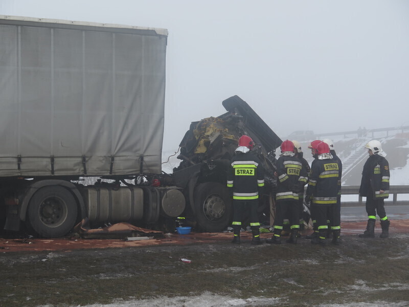 Zdjęcie 39: Dwa karambole na A1! Ponad 70 aut rozbitych