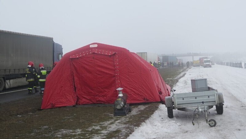 Zdjęcie 46: Dwa karambole na A1! Ponad 70 aut rozbitych