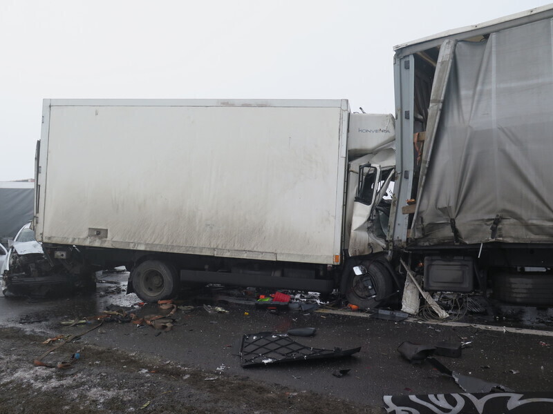 Zdjęcie 48: Dwa karambole na A1! Ponad 70 aut rozbitych